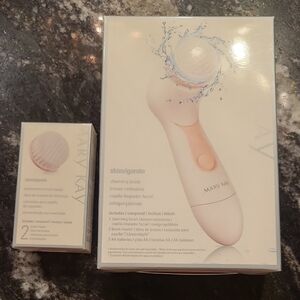 Mary Kay Skinvigorate Brush with Pink Accents